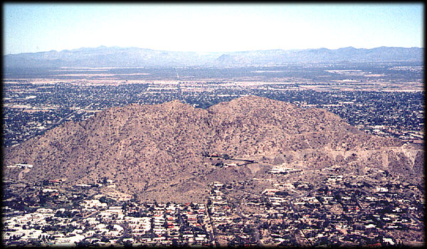 Mummy Mountain desde la cima de Camelback Mountain, panormica norte.