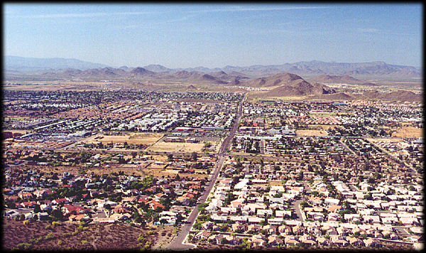 Viendo al norte desde Lookout Mountain hacia las Union Hills, en Phoenix, Arizona.